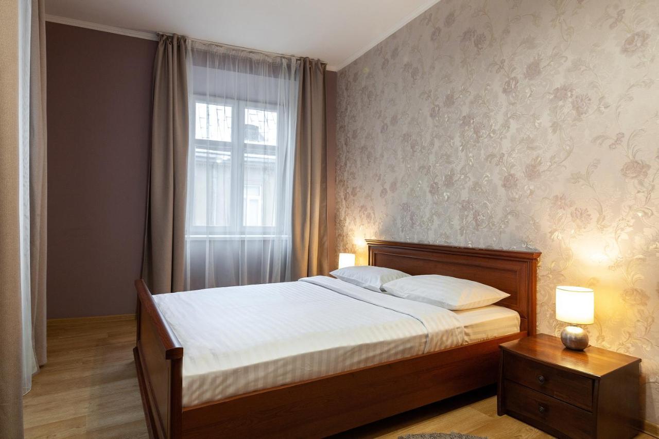 Apartamento Romari Лесі Українки Leópolis Exterior foto