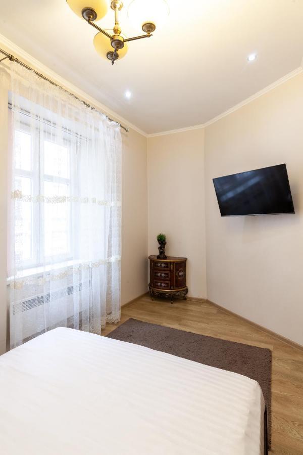 Apartamento Romari Лесі Українки Leópolis Exterior foto