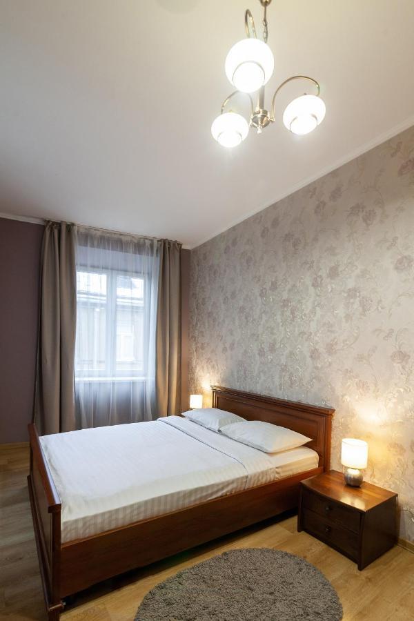 Apartamento Romari Лесі Українки Leópolis Exterior foto