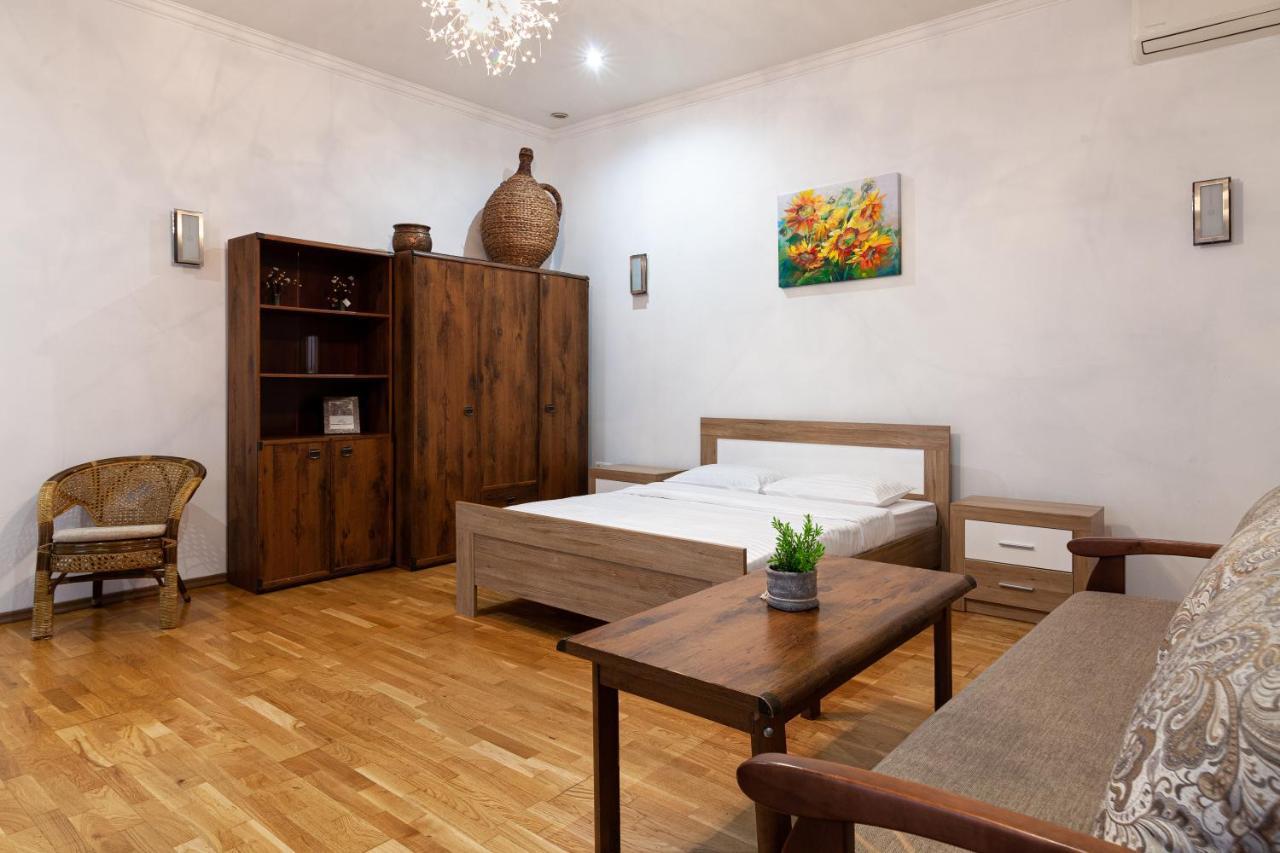 Apartamento Romari Лесі Українки Leópolis Exterior foto