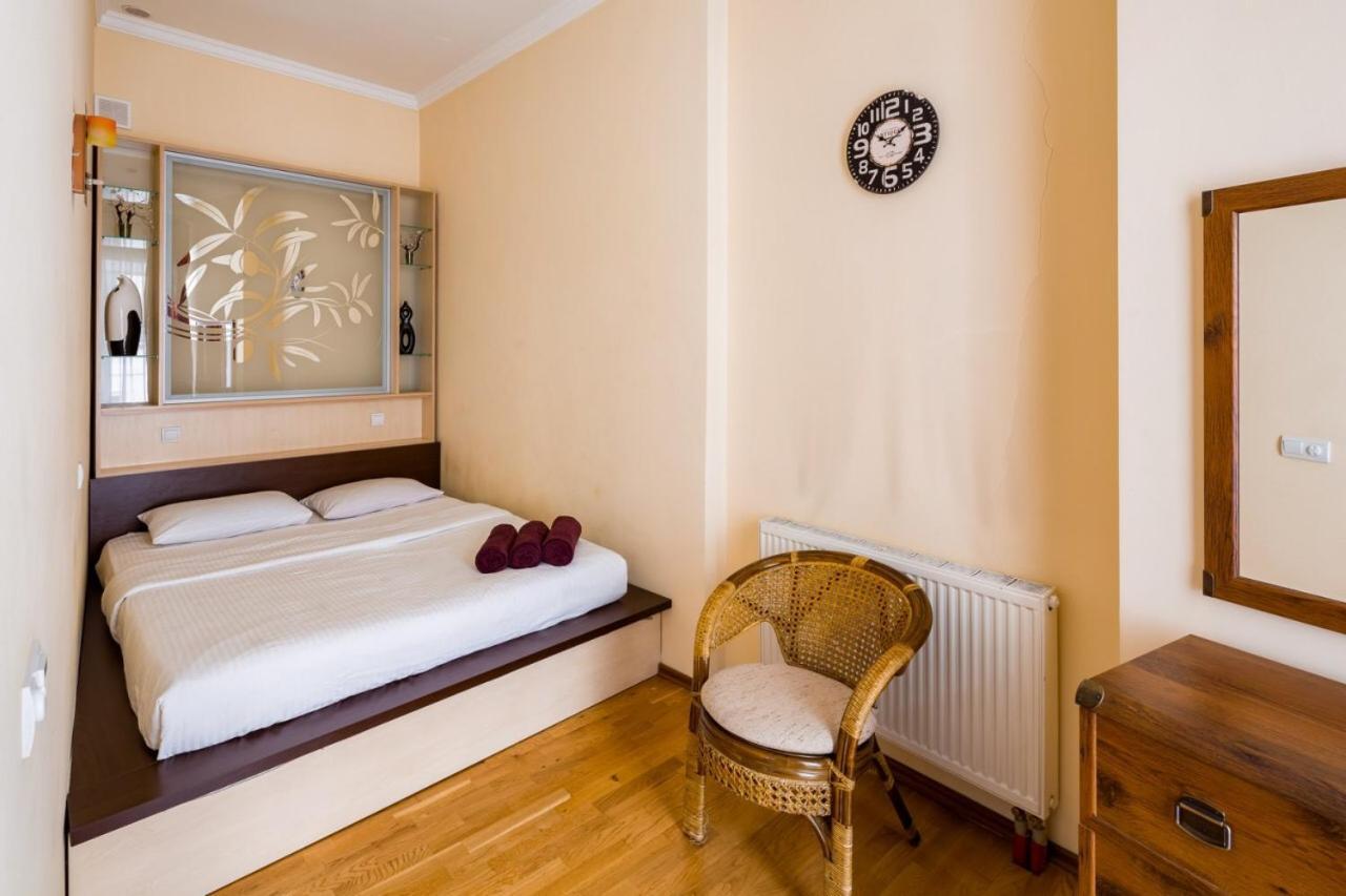 Apartamento Romari Лесі Українки Leópolis Exterior foto