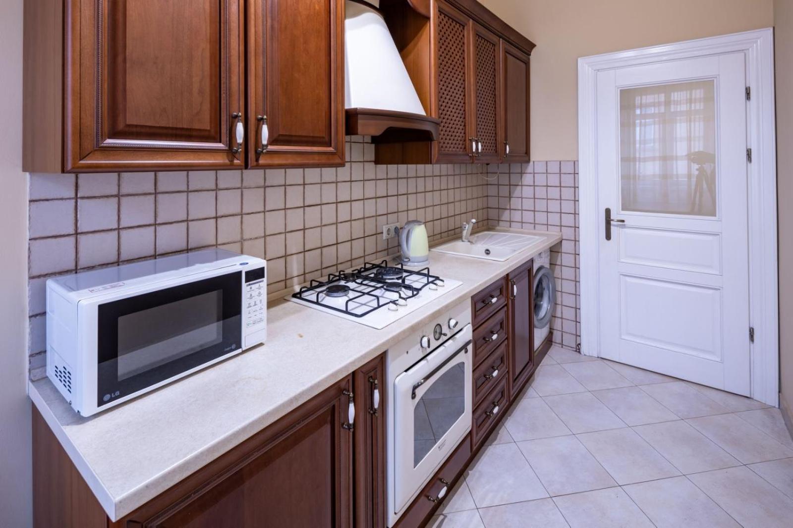 Apartamento Romari Лесі Українки Leópolis Exterior foto