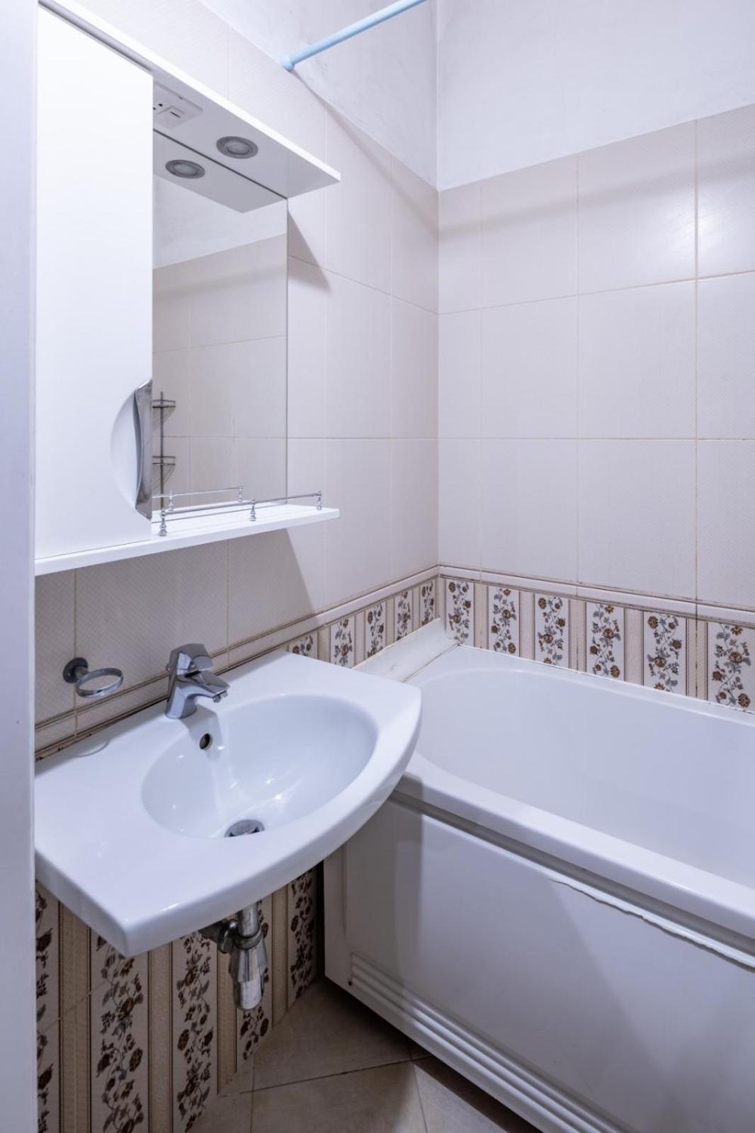 Apartamento Romari Лесі Українки Leópolis Exterior foto