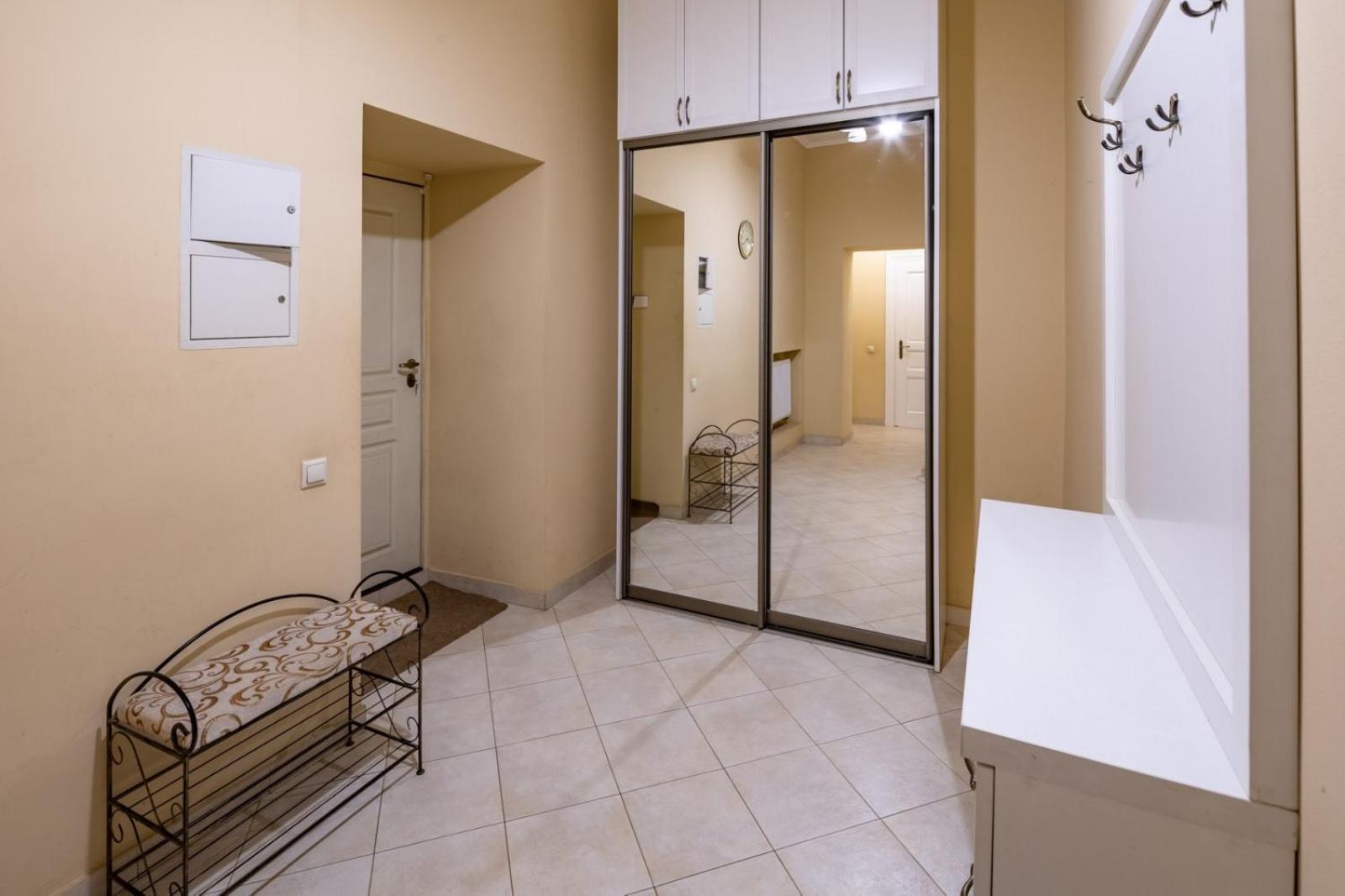 Apartamento Romari Лесі Українки Leópolis Exterior foto